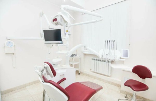 Врач-гнатолог в клинику "Гармония улыбки" Врач-гнатолог в клинику "Гармония улыбки"