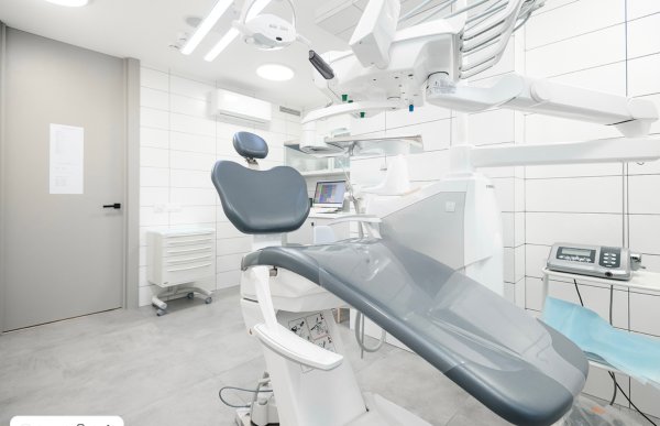 Стоматолог-ортодонт в сеть клиник "Чистое дыхание" Стоматолог-ортодонт в сеть клиник "Чистое дыхание"